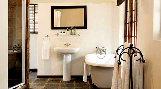 Standard Room bathroom at Arathusa Safari Lodge in the Big 5 Sabi Sands Game Reserve, South Africa