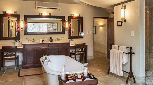 Executive Suites bathroom bath Luxury Accommodation Savanna Private Game Reserve Sabi Sands Reserve Accommodation bookings